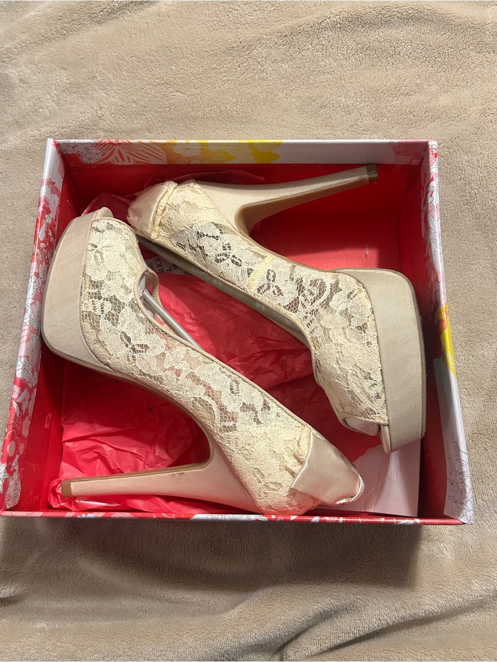 Chinese Laundry Cream Lace Peep-Toe Platform Heels
